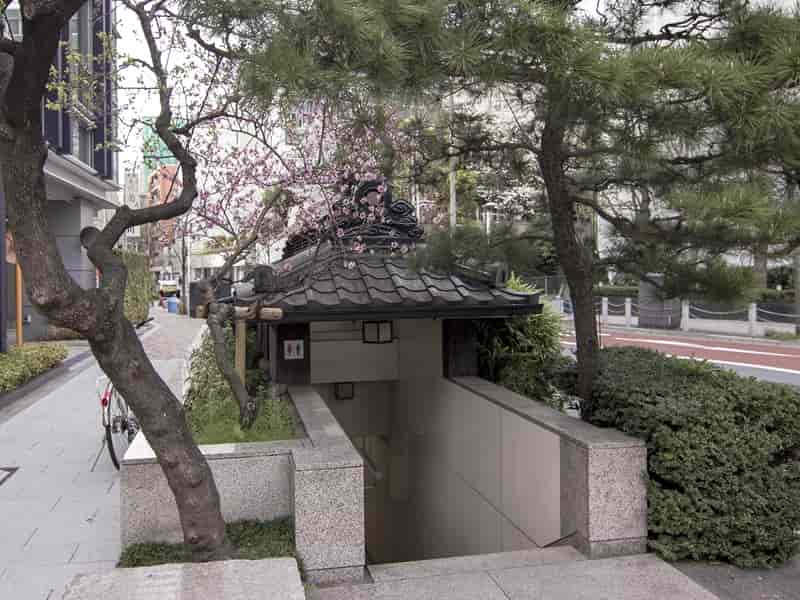 3840px-Hidden_Toilets_(15665565952)